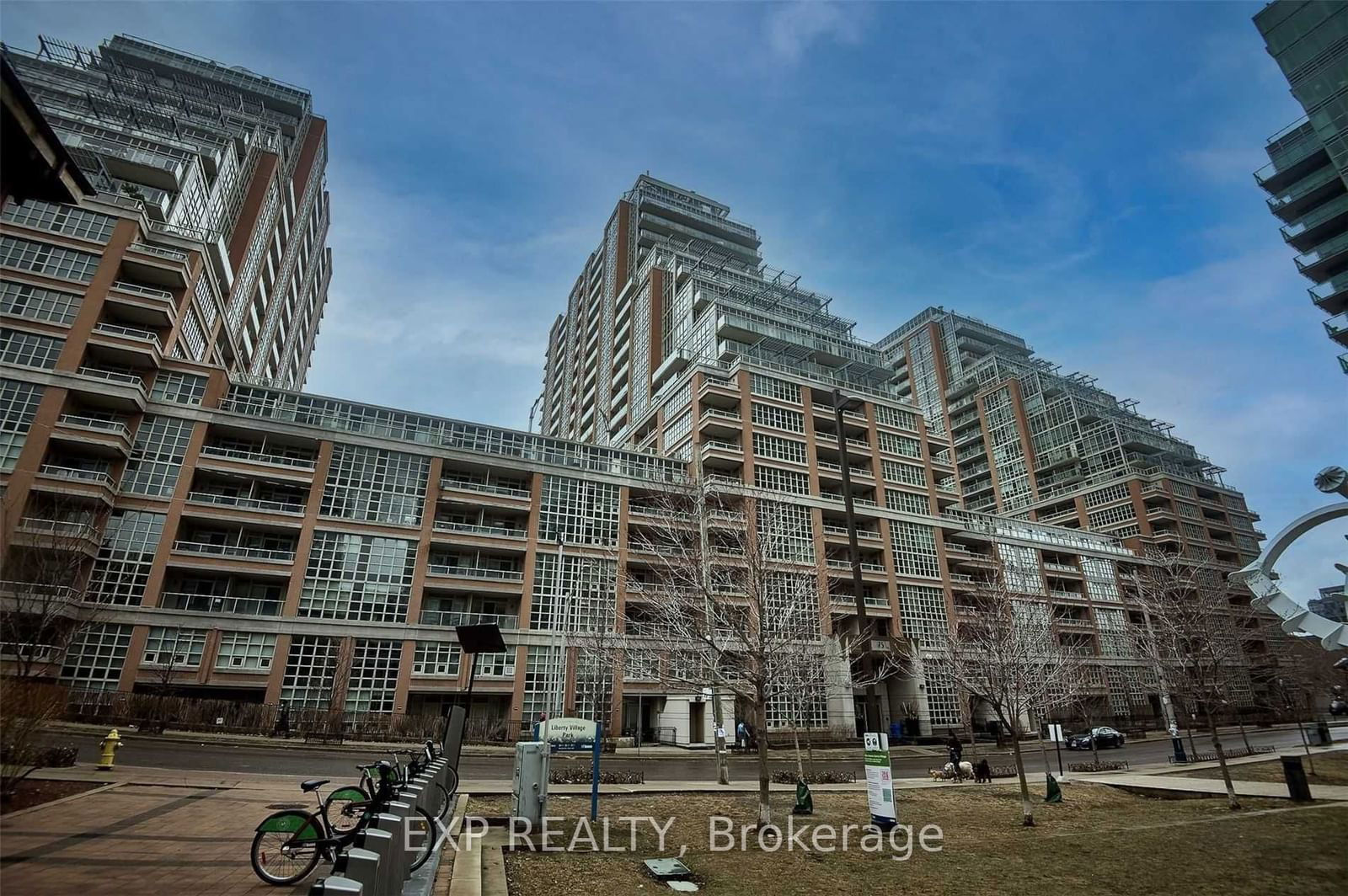 75 East Liberty St, unit 814 for rent