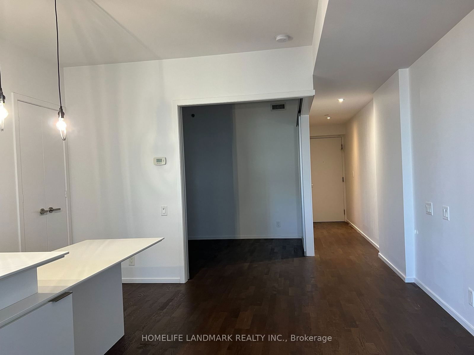 5 St Joseph St, unit 2704 for rent