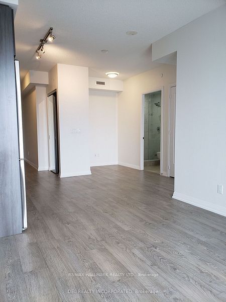 101 Erskine Ave, unit 3005 for rent