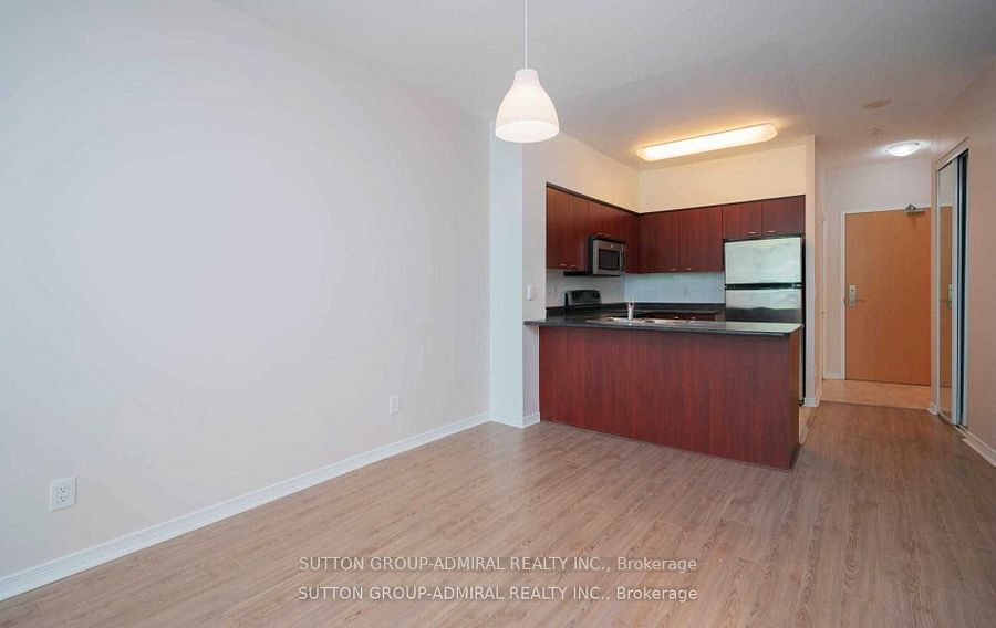 503 Beecroft Rd, unit 103 for rent