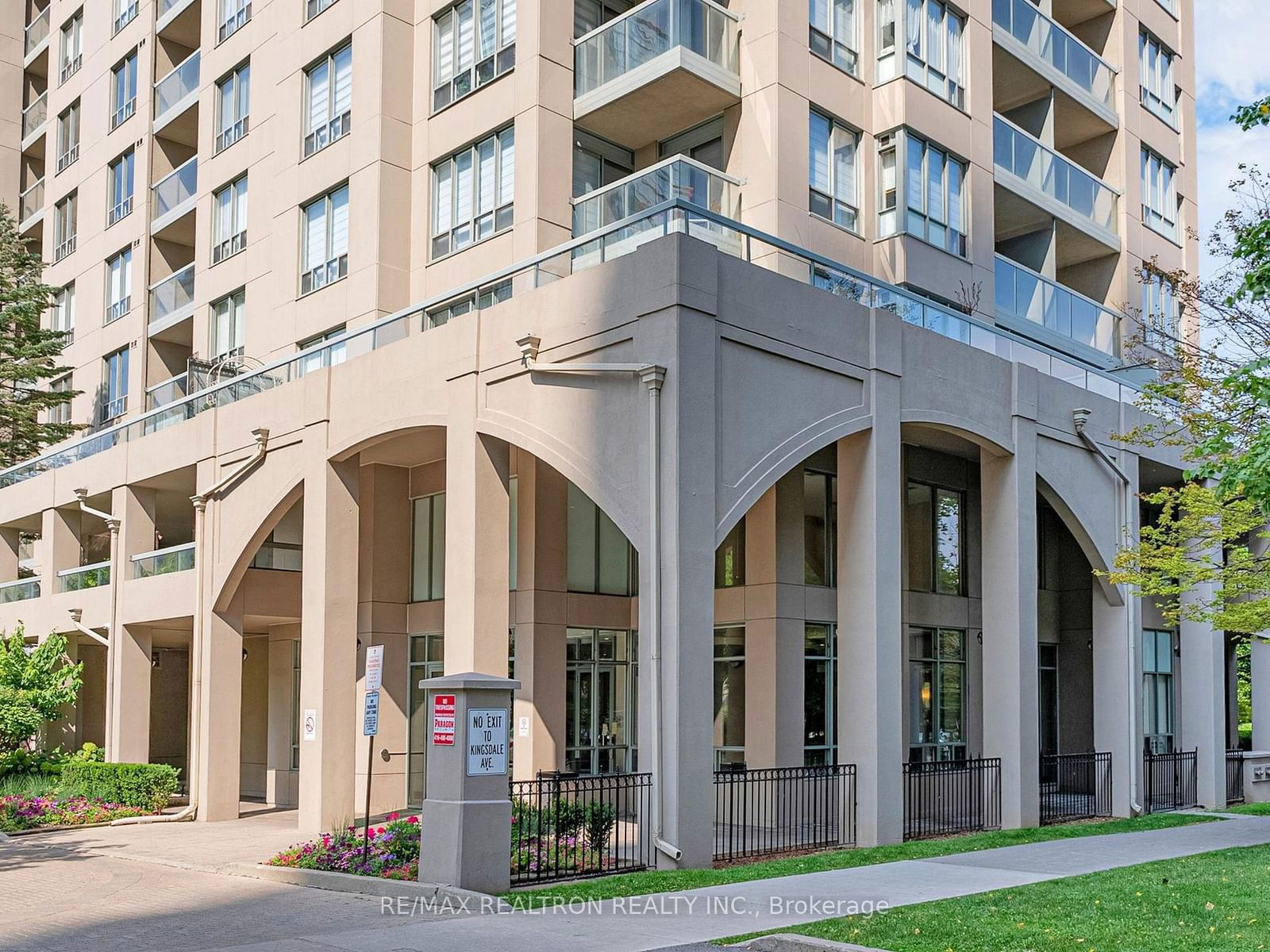 28 Empress Ave, unit 207 for rent