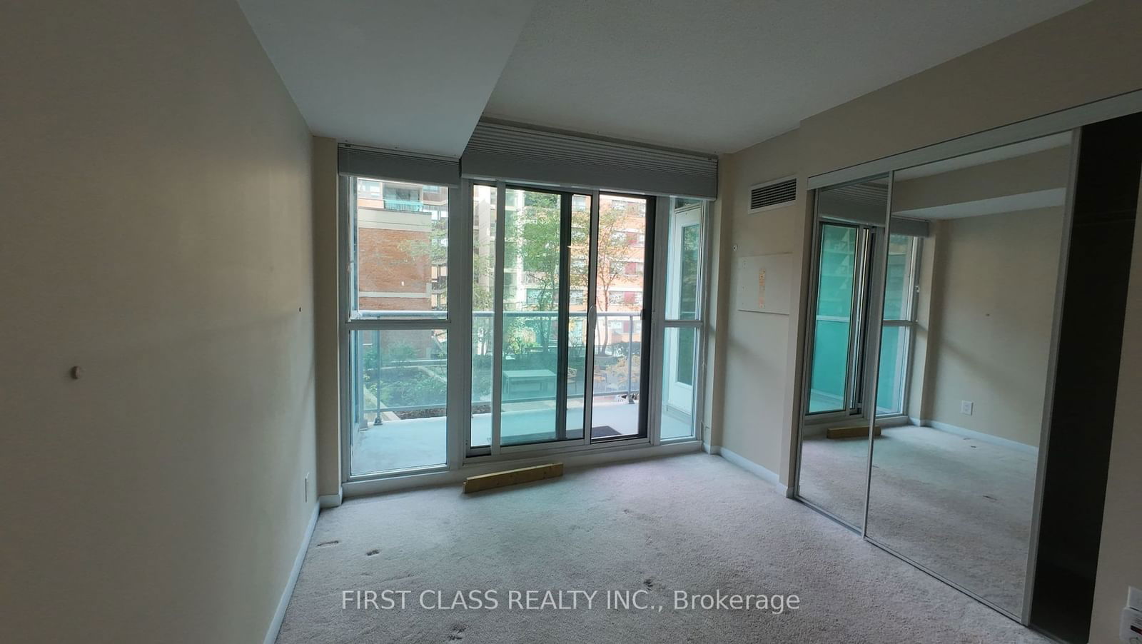 96 St Patrick St, unit 401 for rent