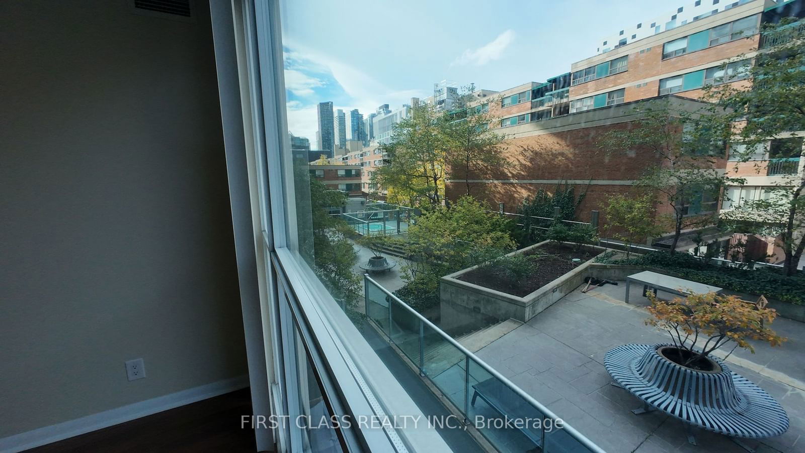 96 St Patrick St, unit 401 for rent