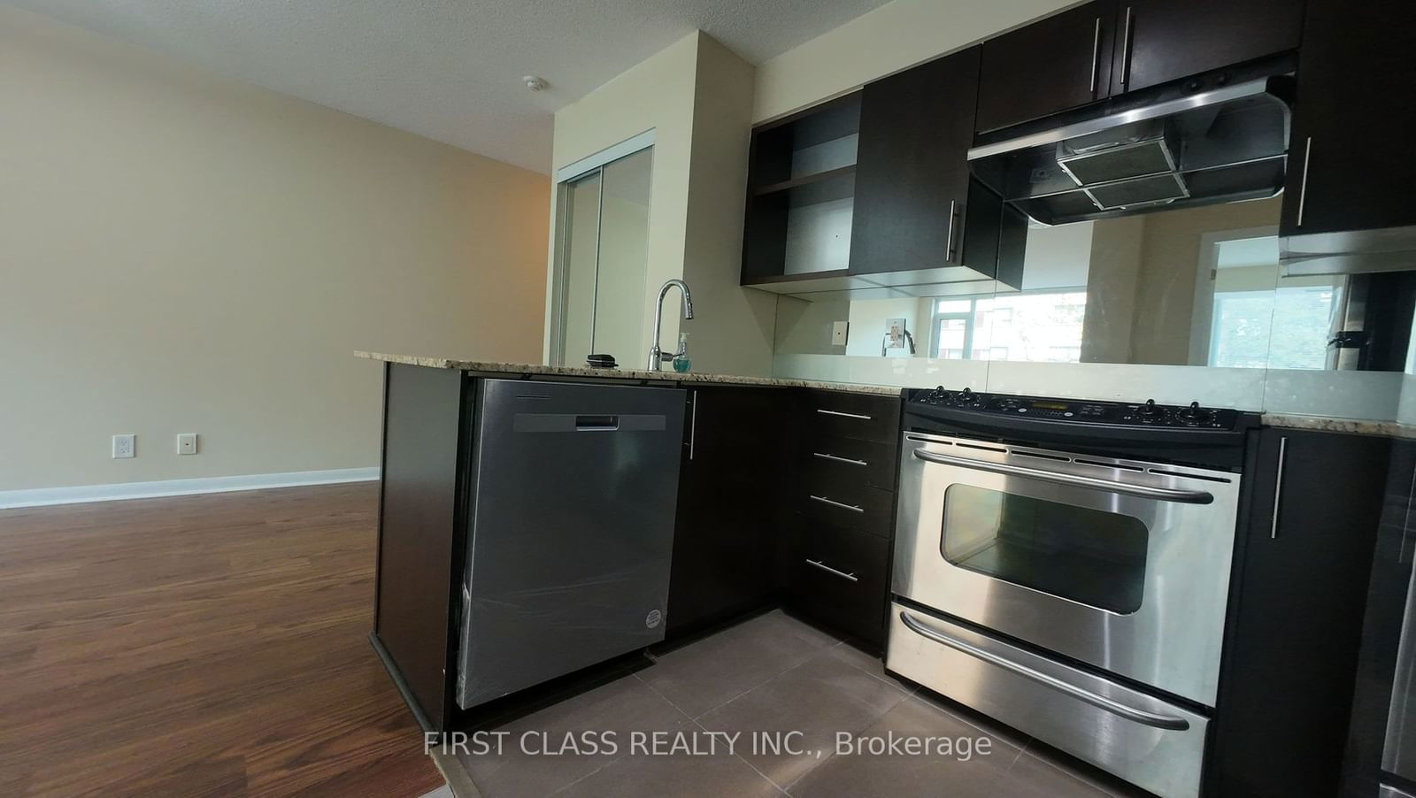 96 St Patrick St, unit 401 for rent