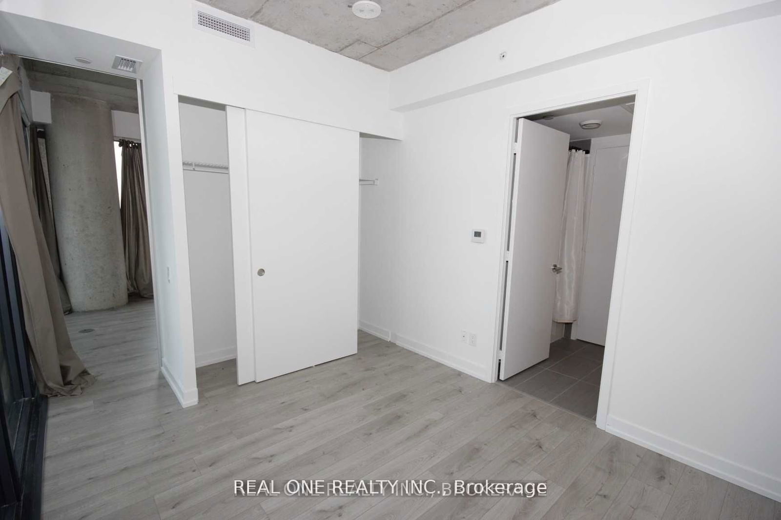 161 Roehampton Ave, unit 1910 for rent