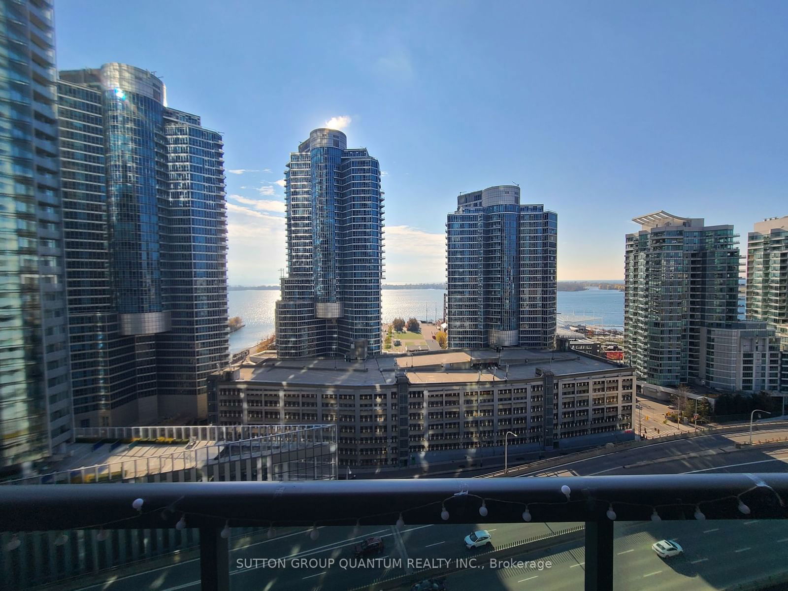 19 Grand Trunk Cres, unit 2110 for rent