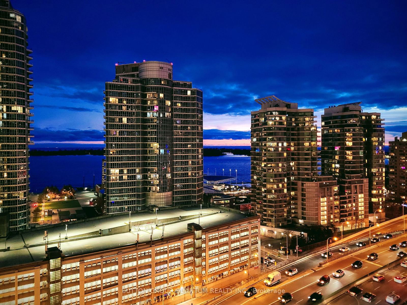 19 Grand Trunk Cres, unit 2110 for rent