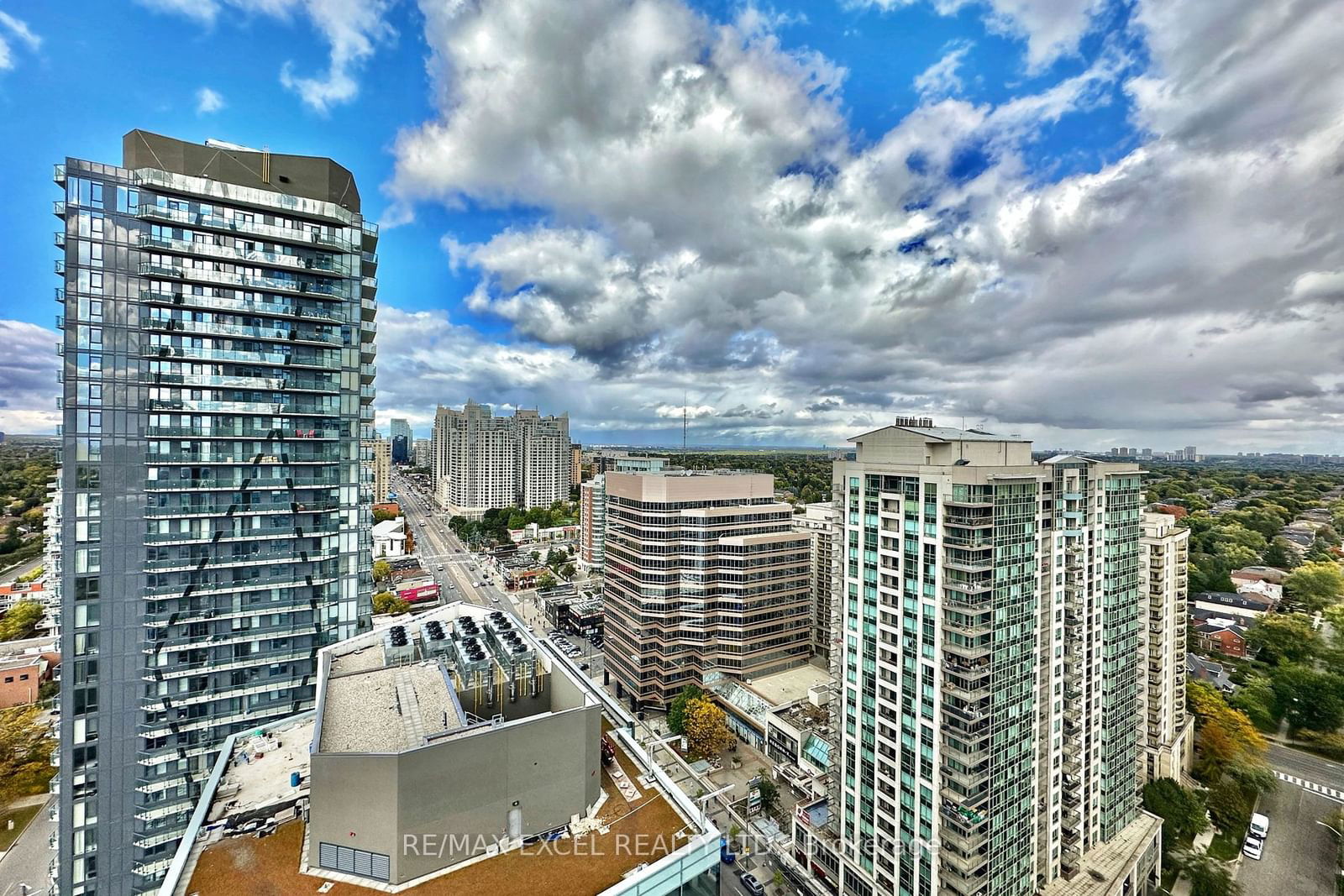 5180 Yonge St, unit 2104 for rent