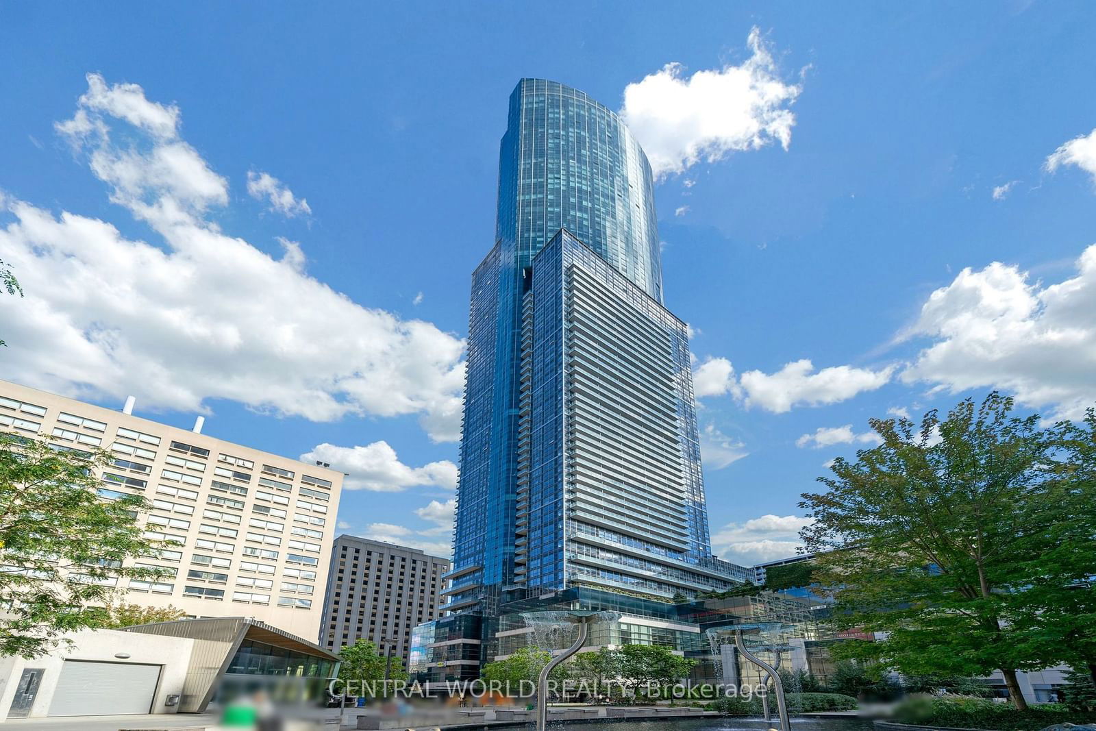 386 Yonge St, unit 1113 for sale