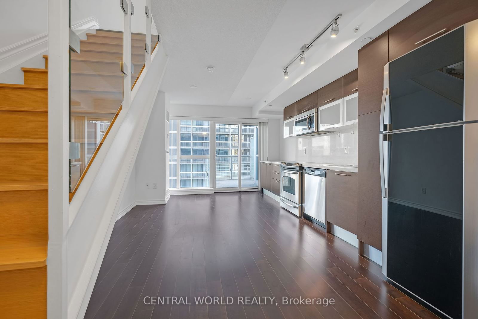 386 Yonge St, unit 1113 for sale