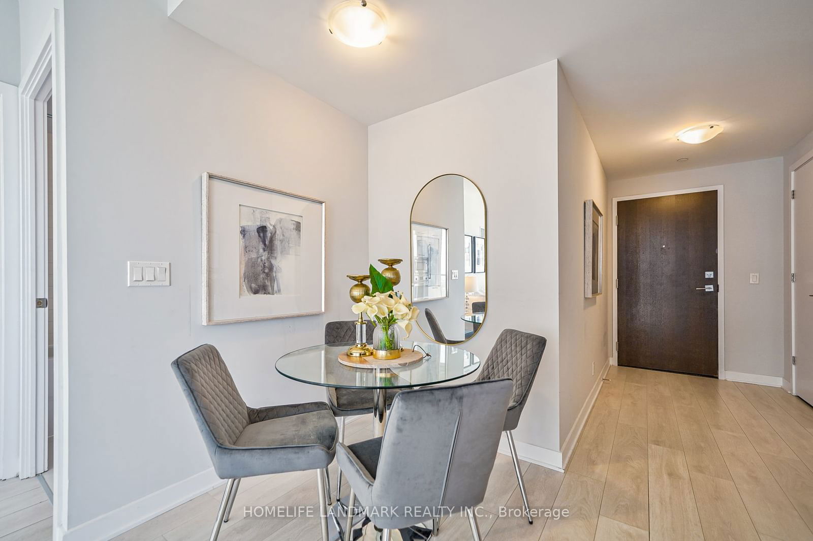 2221 Yonge St, unit 3705 for sale