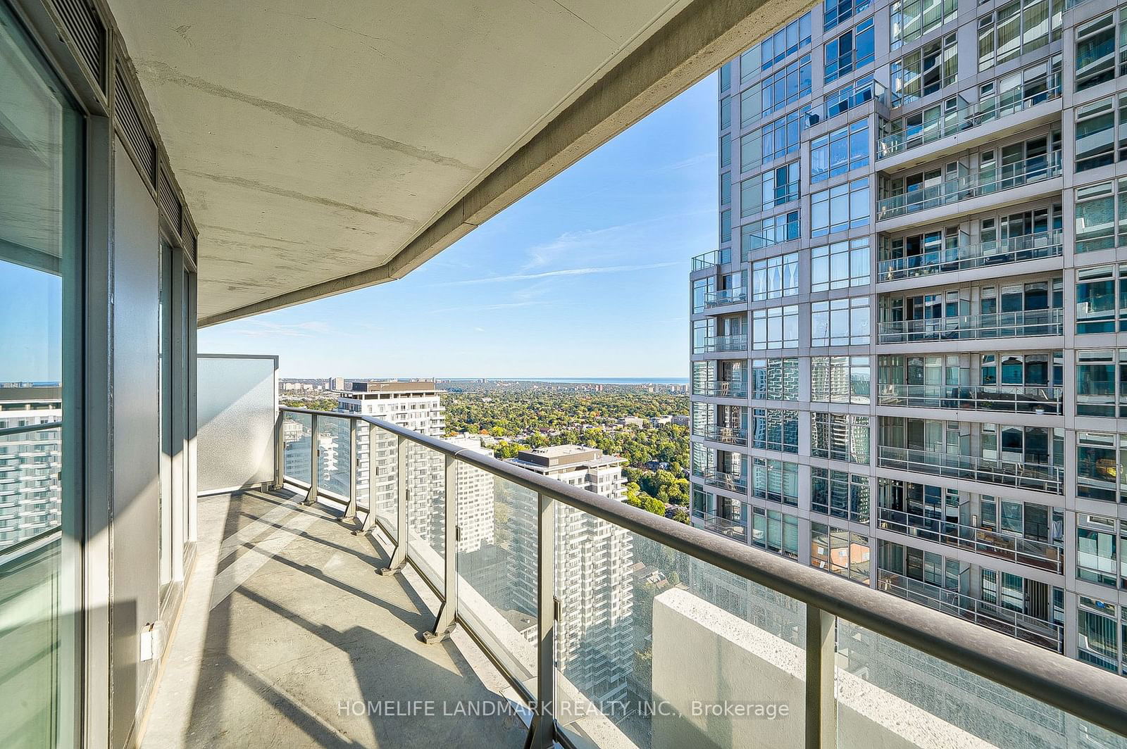 2221 Yonge St, unit 3705 for sale