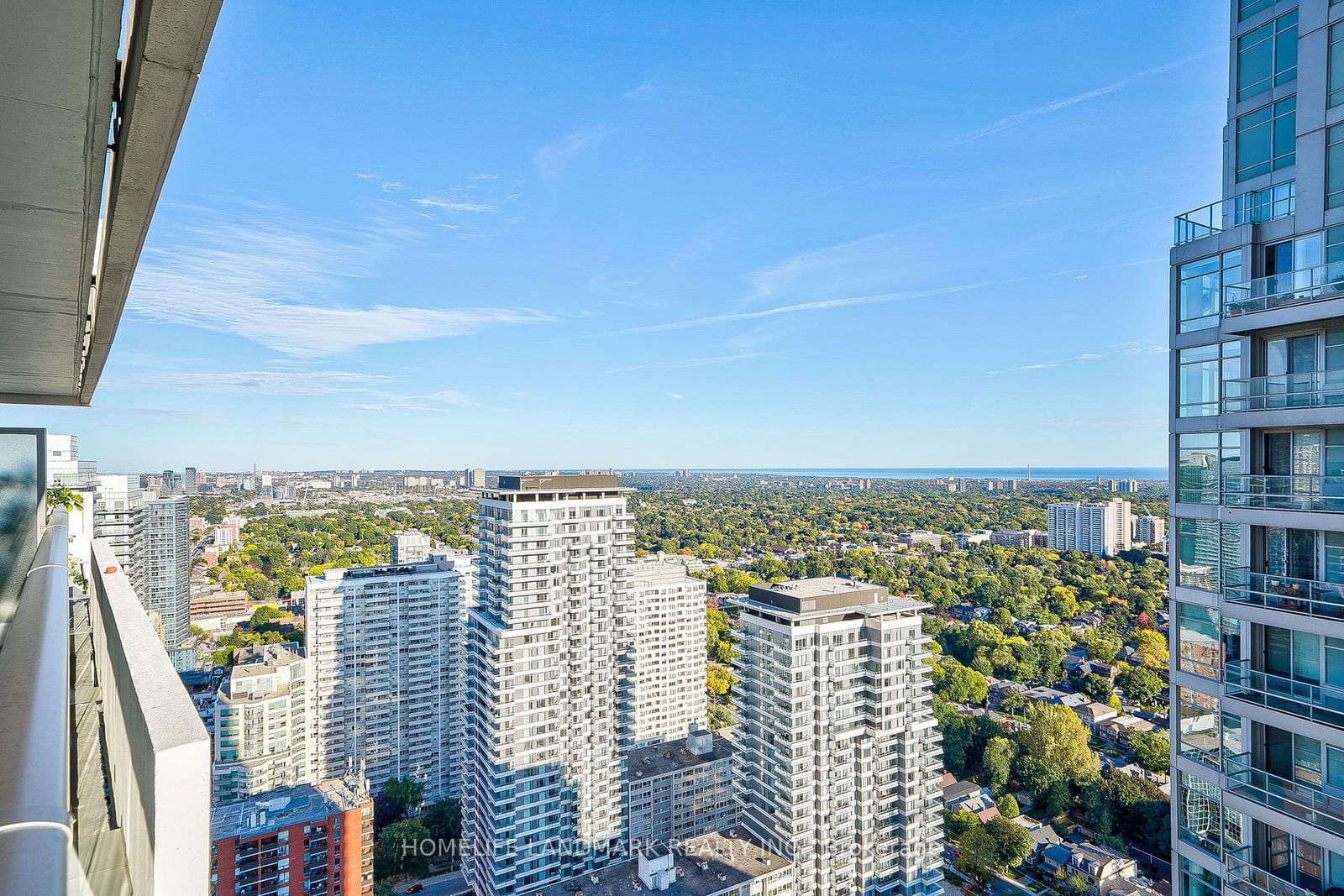 2221 Yonge St, unit 3705 for sale