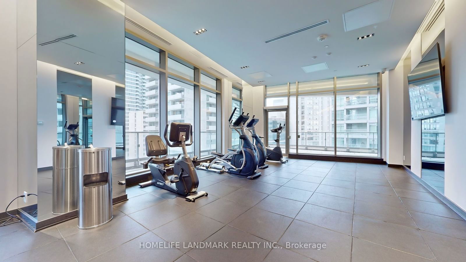 2221 Yonge St, unit 3705 for sale