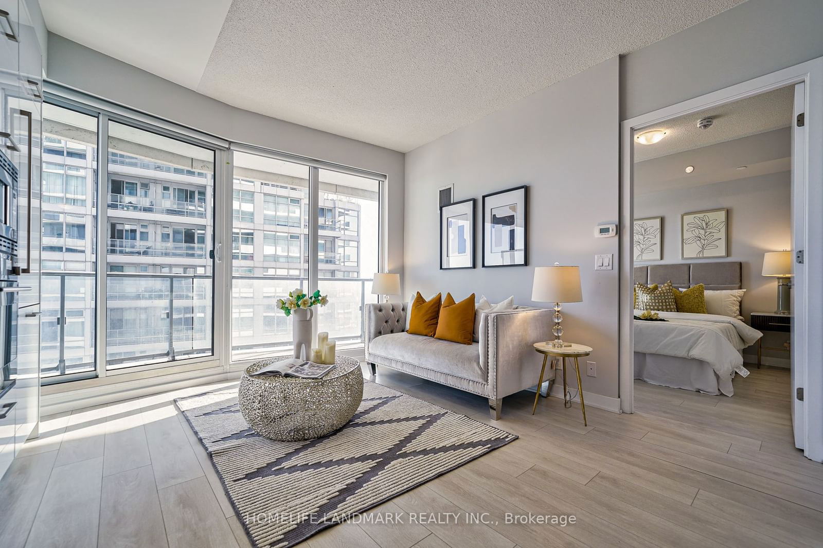 2221 Yonge St, unit 3705 for sale