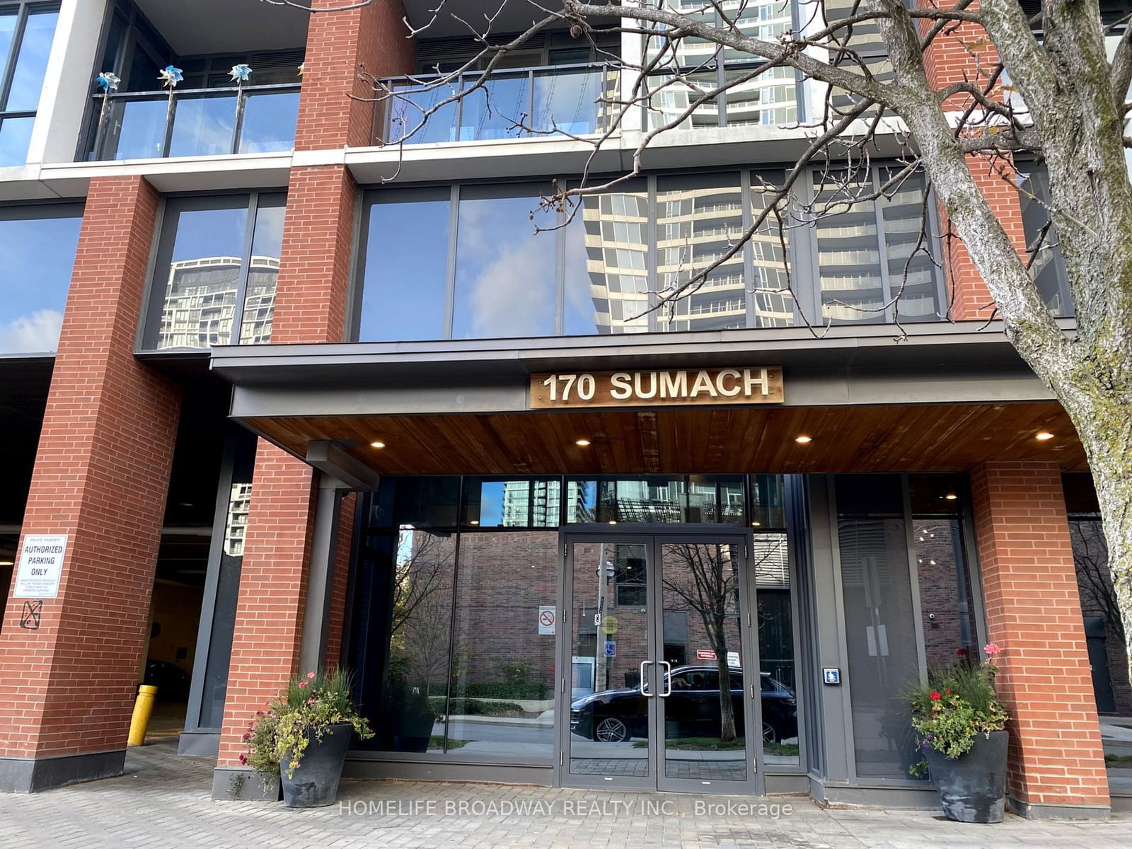 170 Sumach St, unit 528 for rent