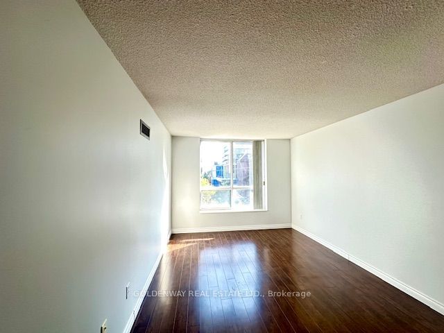 29 Pemberton Ave, unit 408 for rent