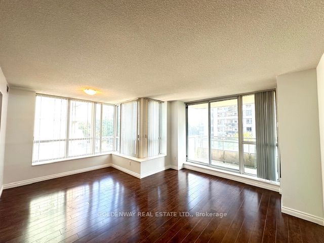 29 Pemberton Ave, unit 408 for rent