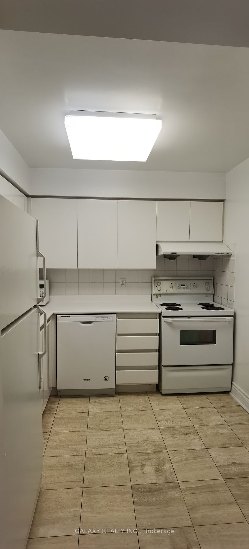 18 Hillcrest Ave, unit 2204 for rent