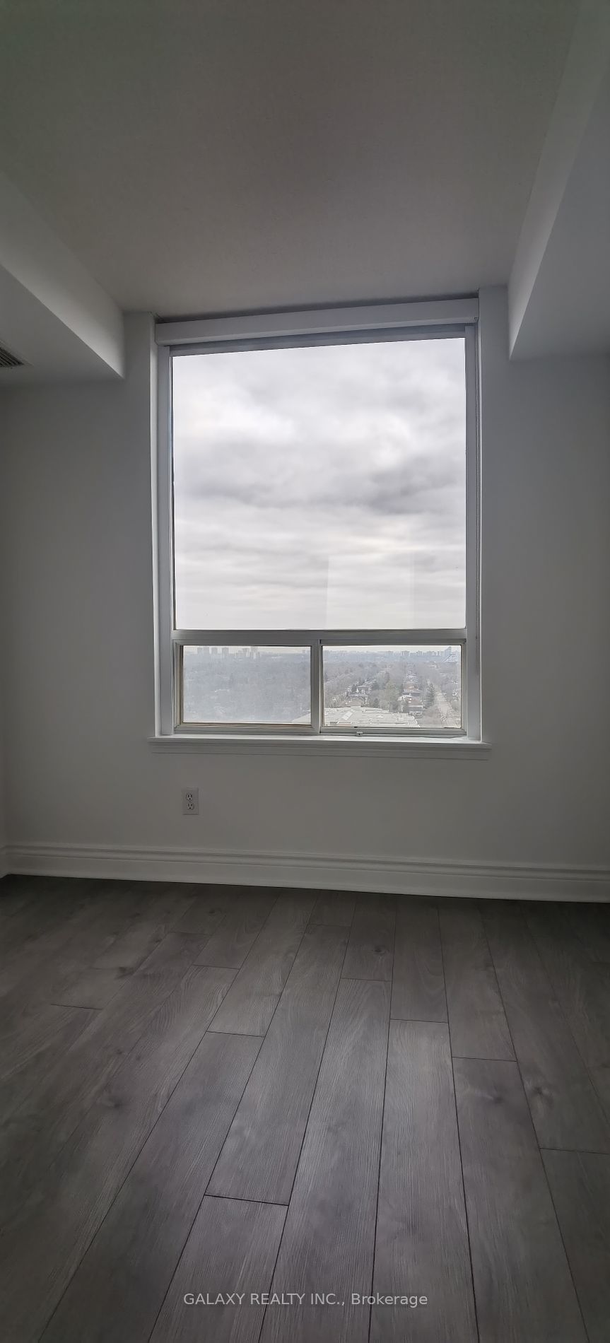 18 Hillcrest Ave, unit 2204 for rent