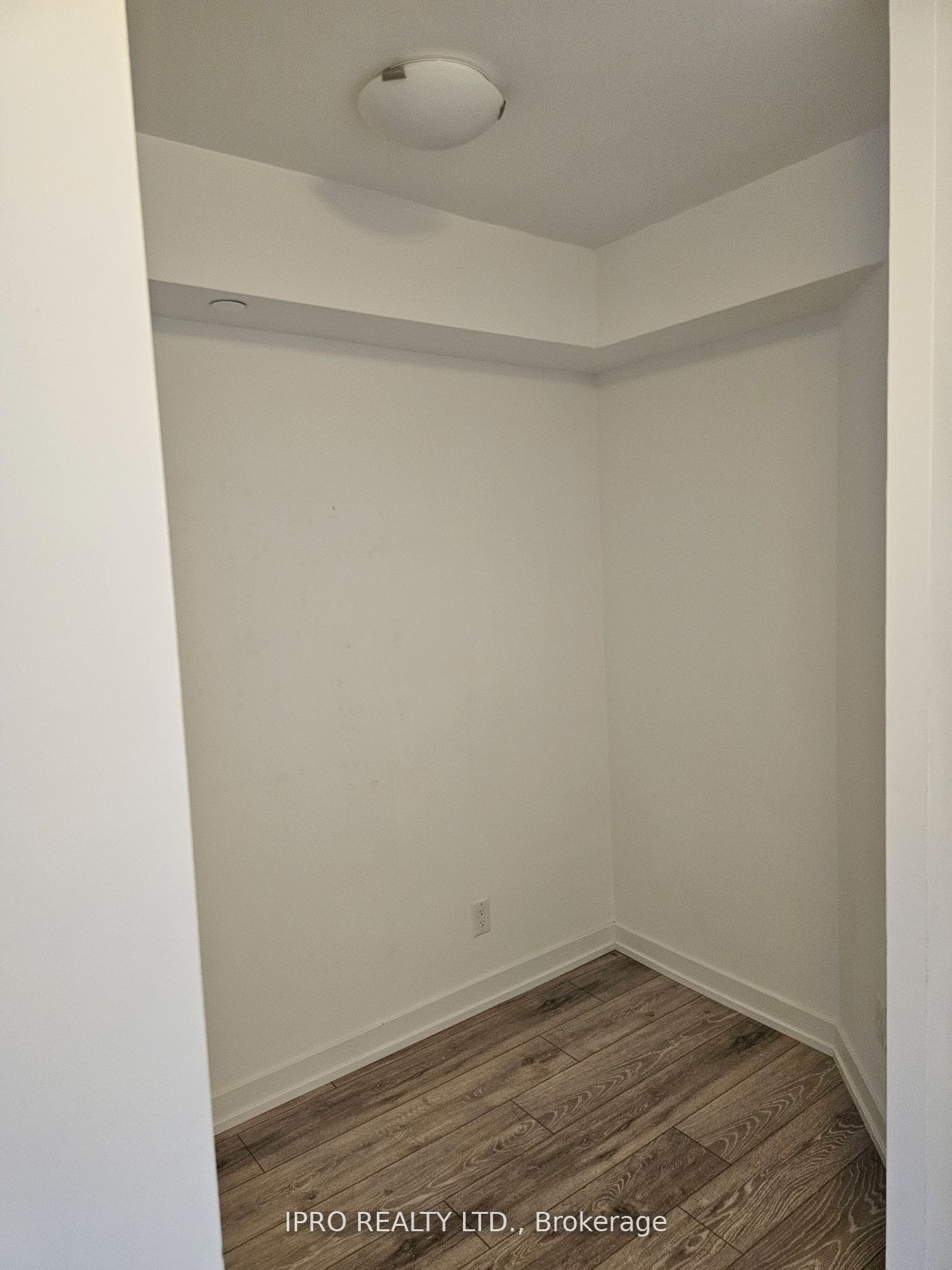 159 Wellesley St E, unit 2807 for rent