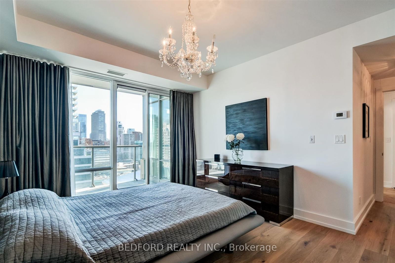 1 Bedford Rd, unit 2001 for sale