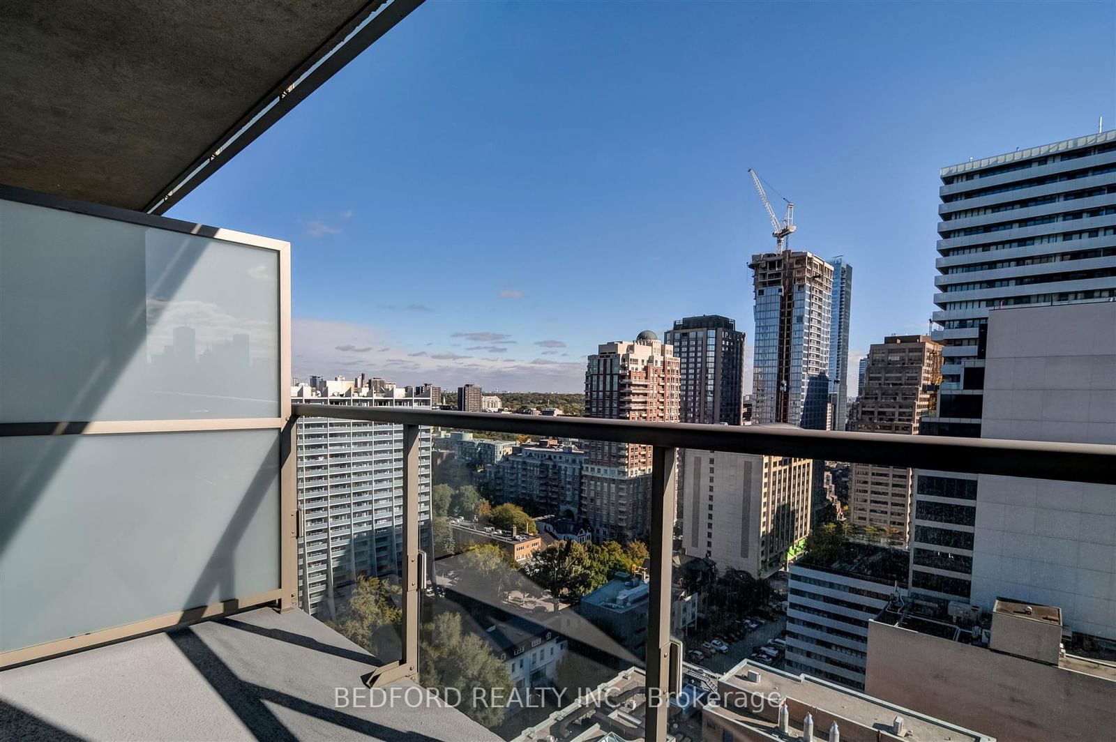 1 Bedford Rd, unit 2001 for sale