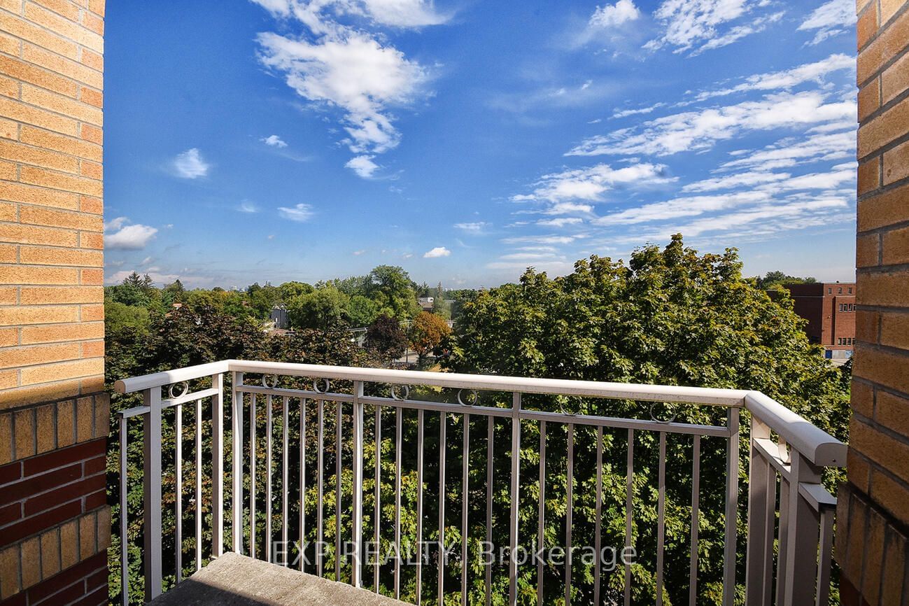 485 Rosewell Ave E, unit 510 for rent