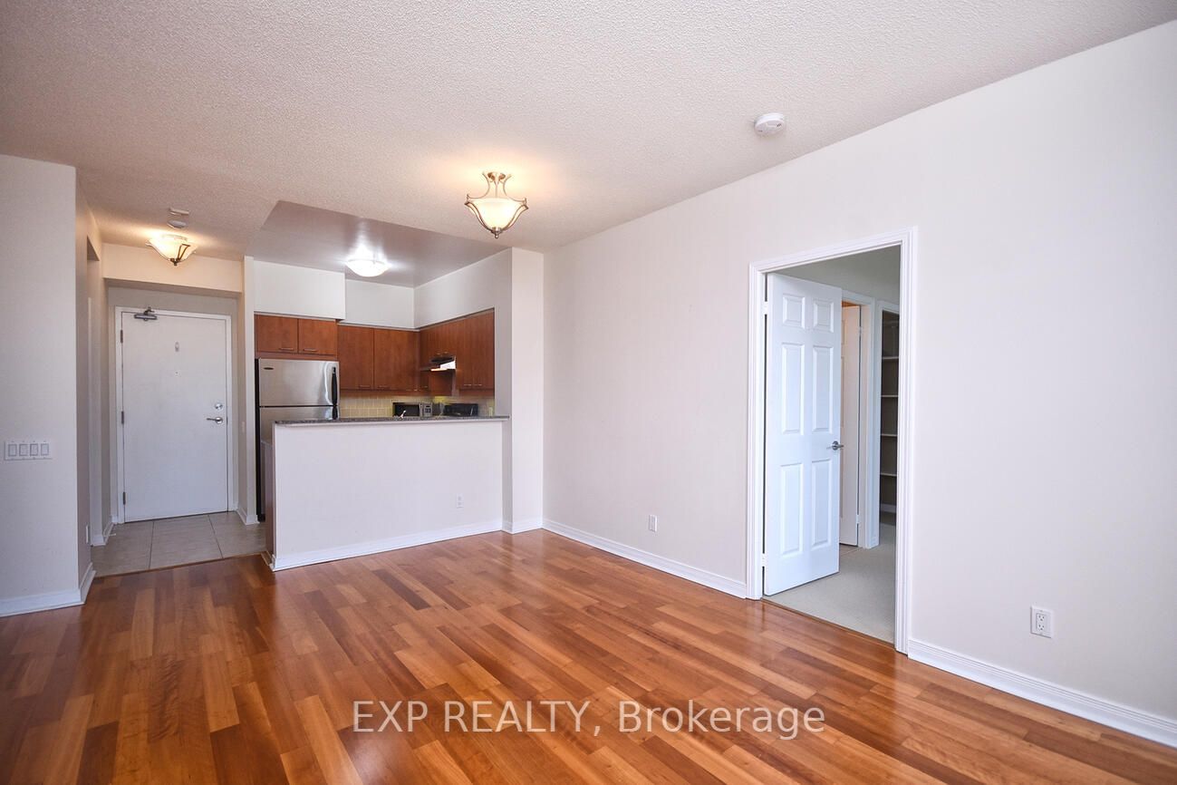 485 Rosewell Ave E, unit 510 for rent