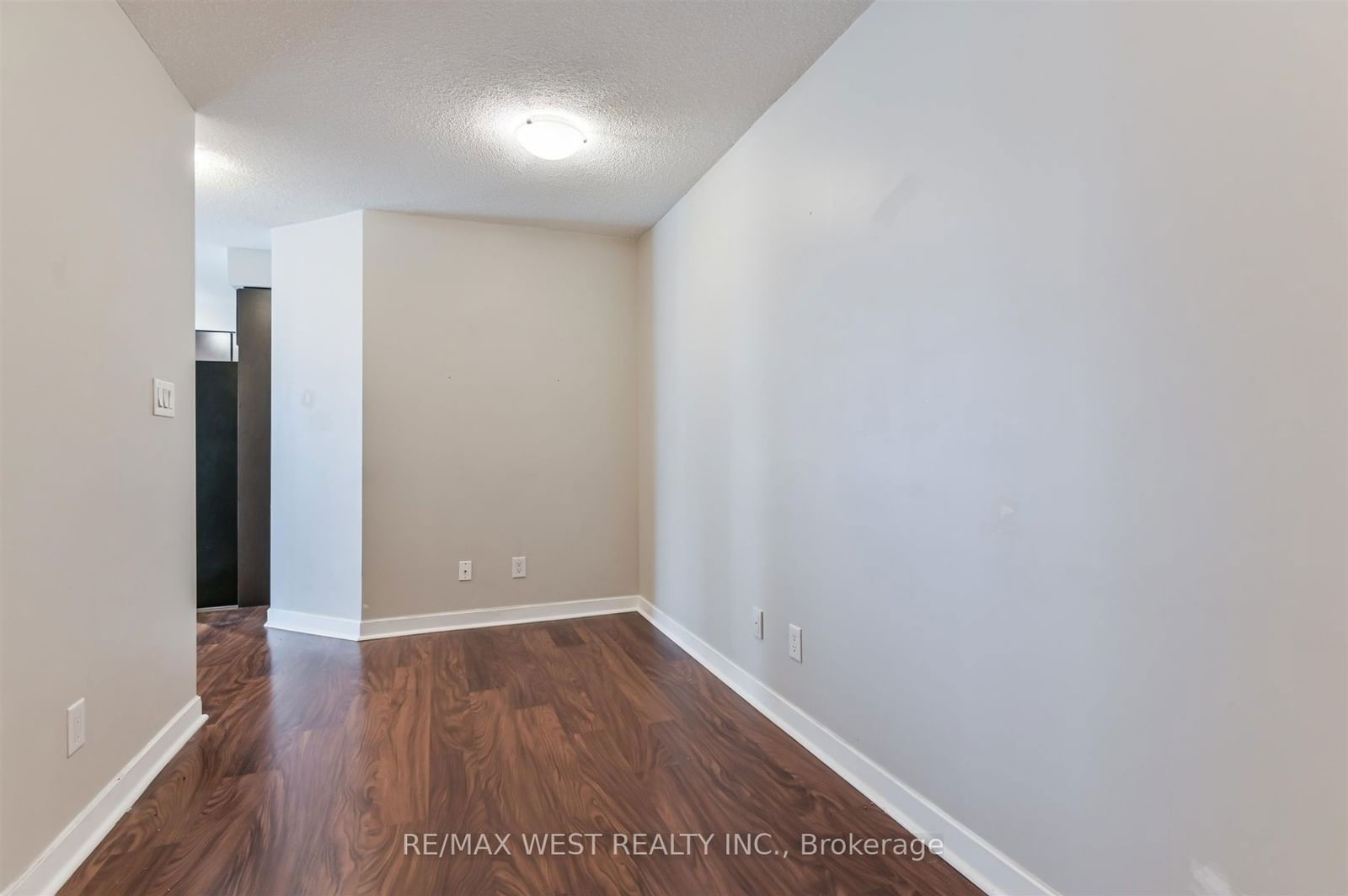 33 Bay St, unit 903 for sale