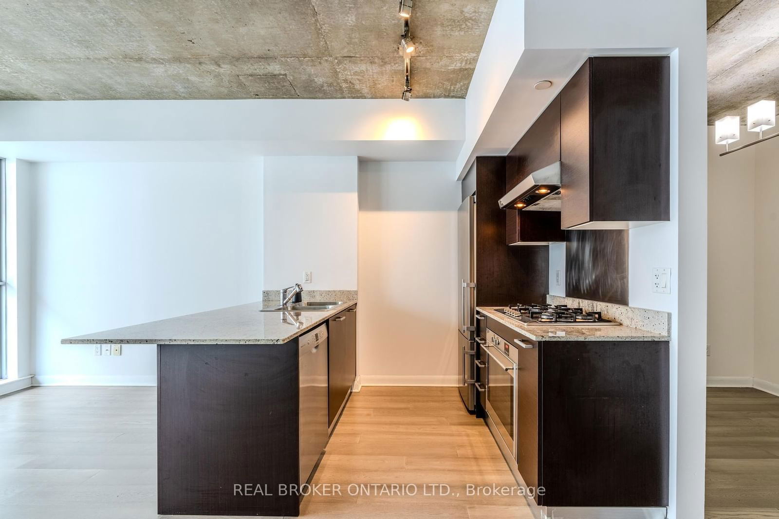 375 King St W, unit 2906 for sale