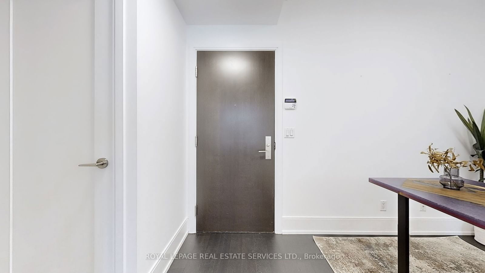 25 Broadway Ave, unit 1806 for sale