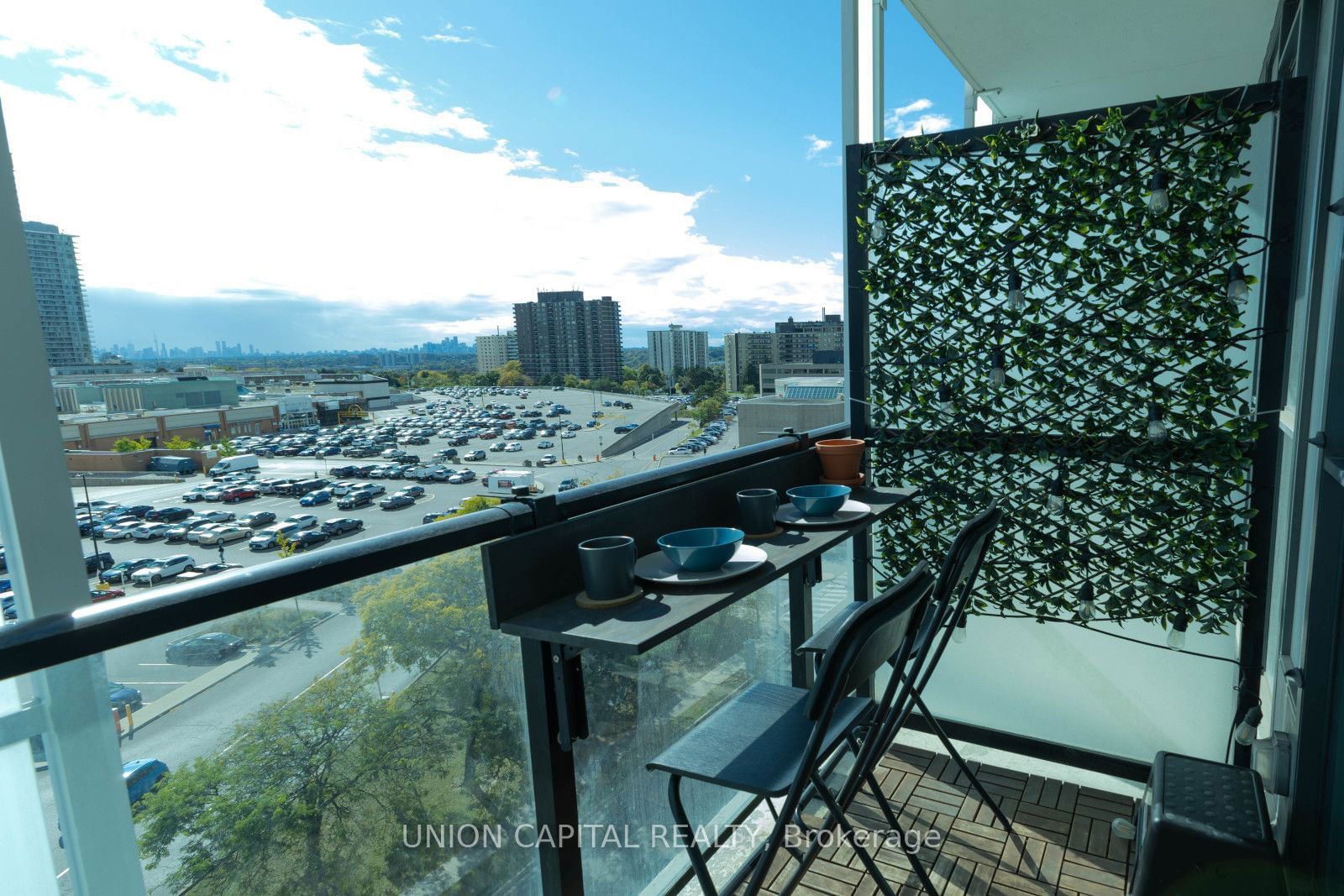 128 Fairview Mall Dr, unit 712 for rent