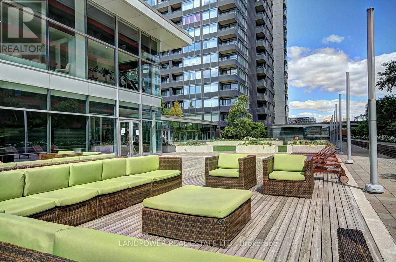 4 K Spadina Ave, unit 720 for rent