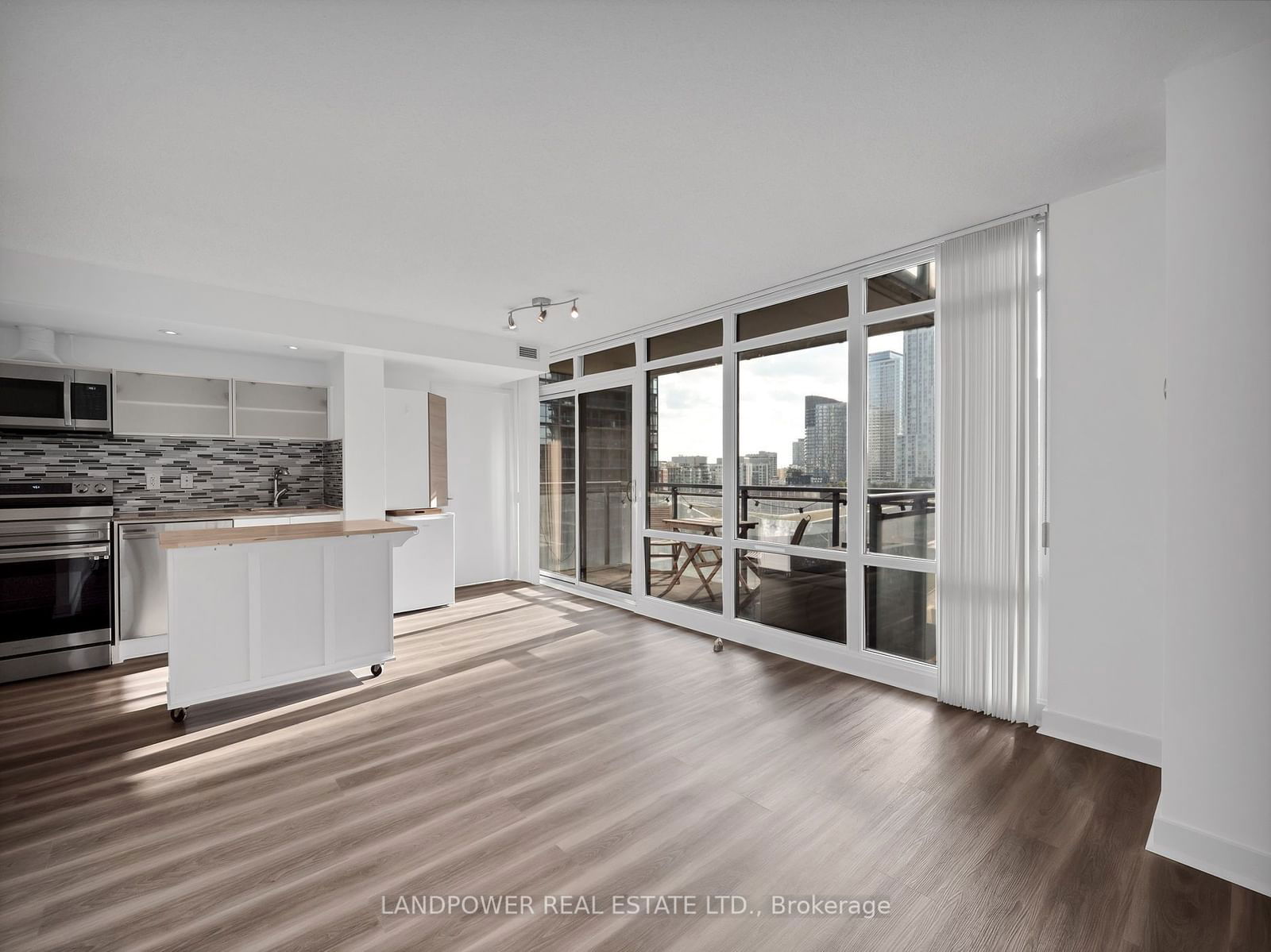 4K Spadina Ave, unit 720 for rent