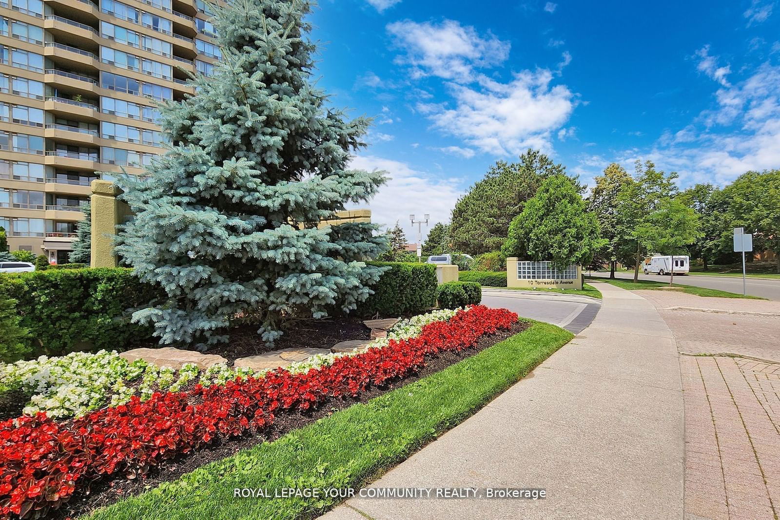 The Savoy Condos, North York, Toronto