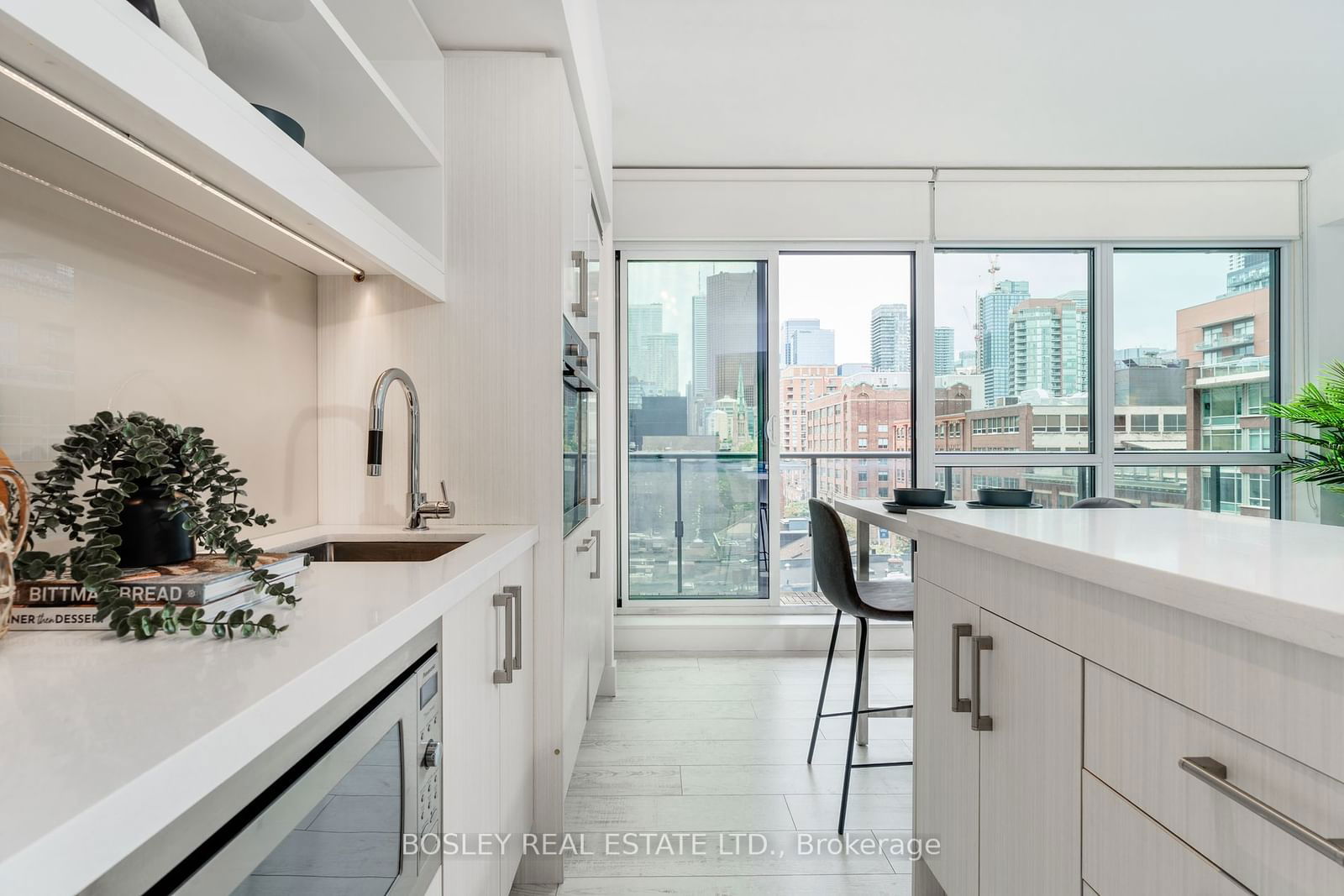 39 Sherbourne St, unit 706 for sale