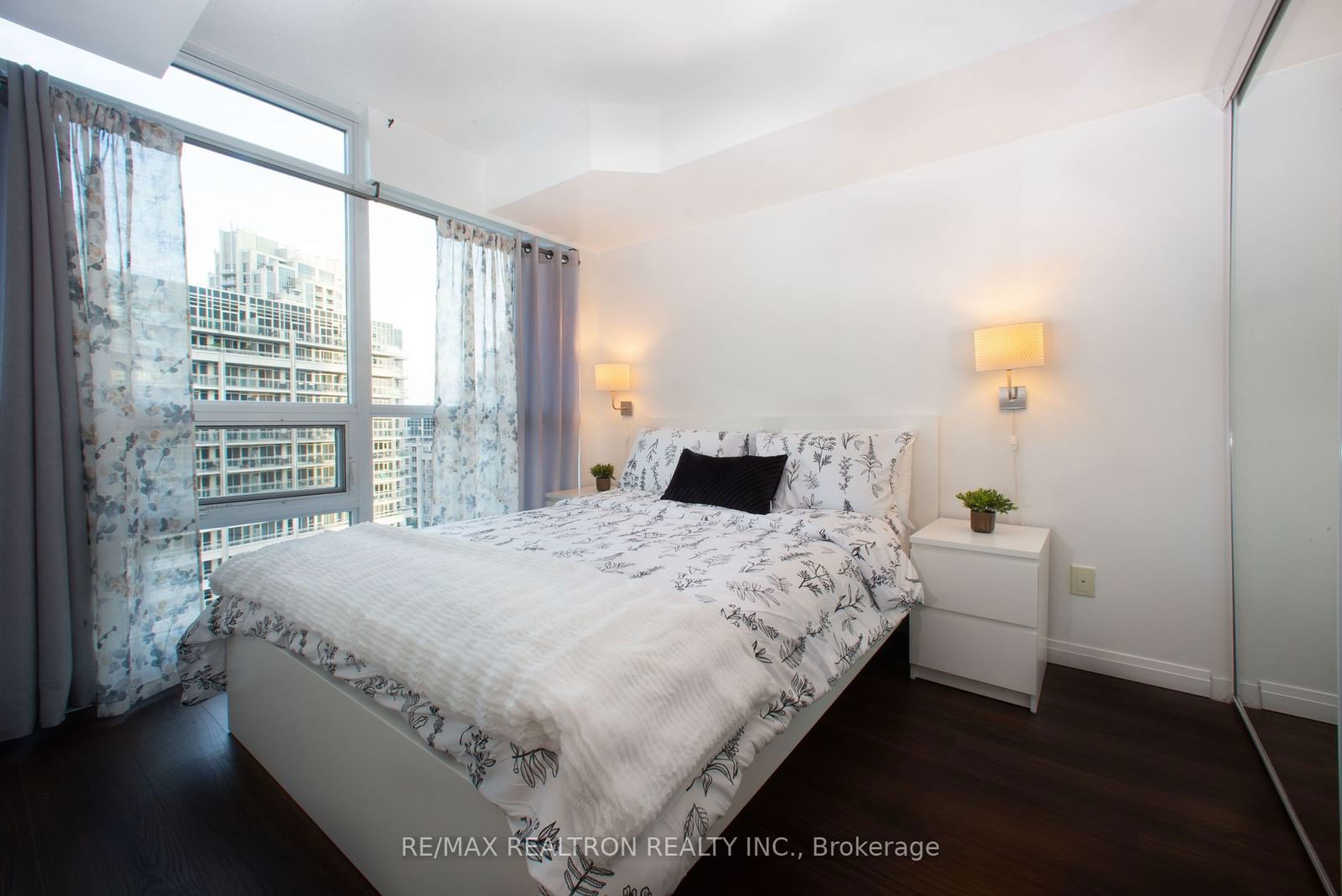 209 Fort York Blvd, unit 1265 for sale