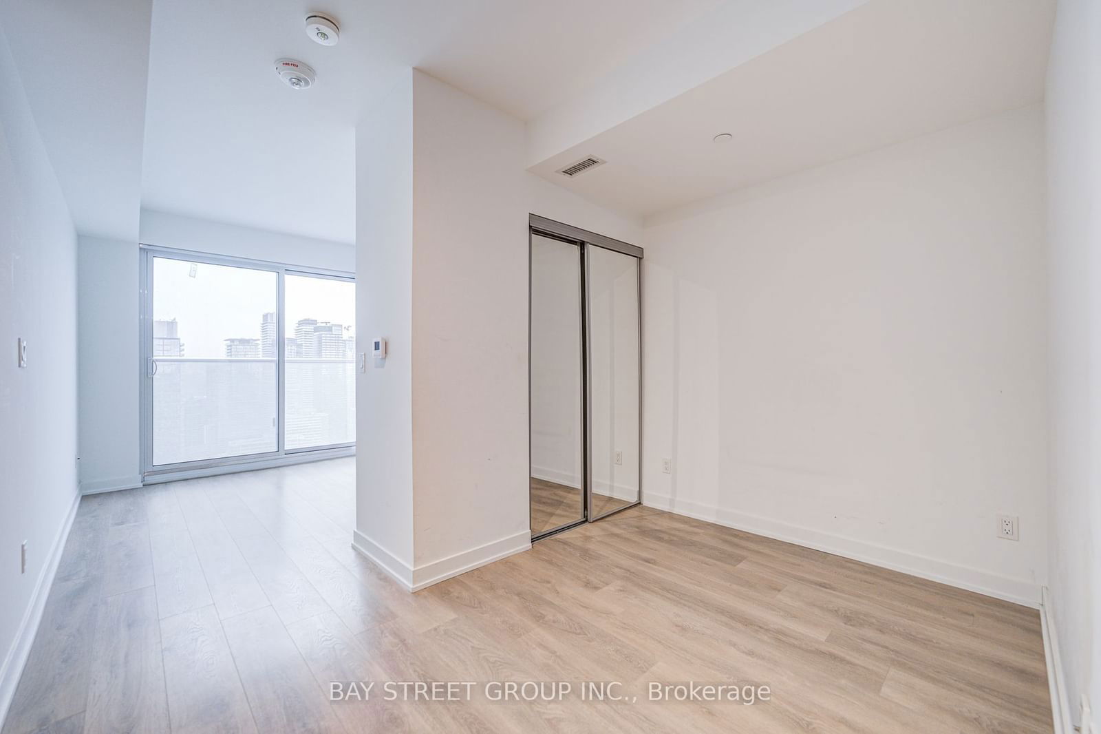 501 Yonge St, unit 4104 for rent