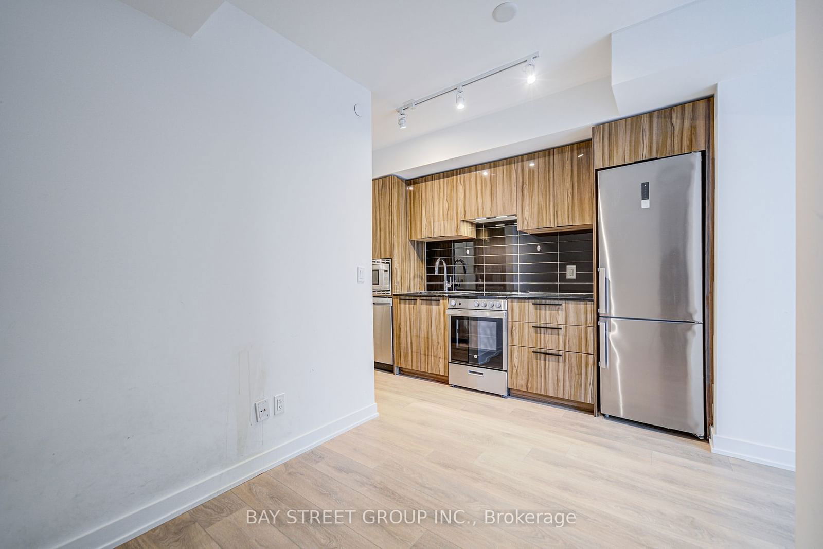 501 Yonge St, unit 4104 for rent