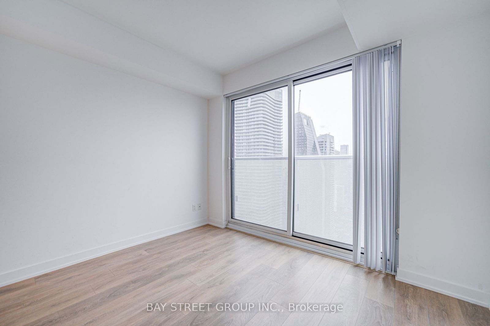 501 Yonge St, unit 4104 for rent