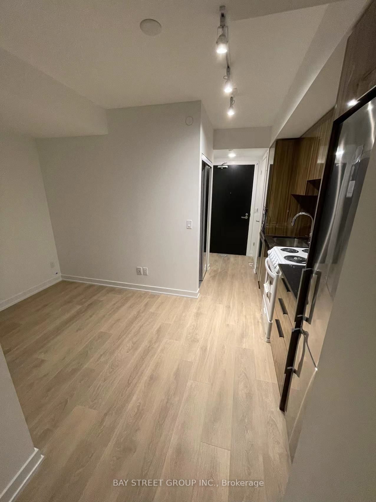 501 Yonge St, unit 4104 for rent