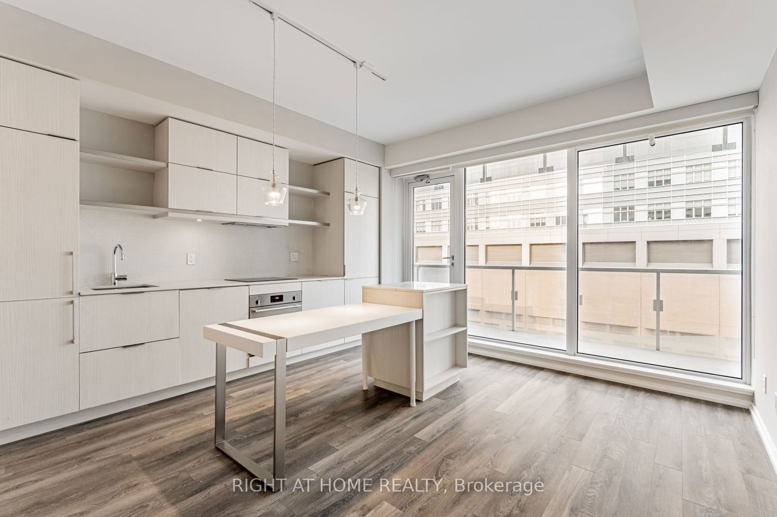 197 Yonge St, unit 1204 for rent