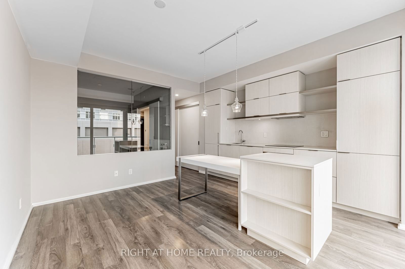 197 Yonge St, unit 1204 for rent