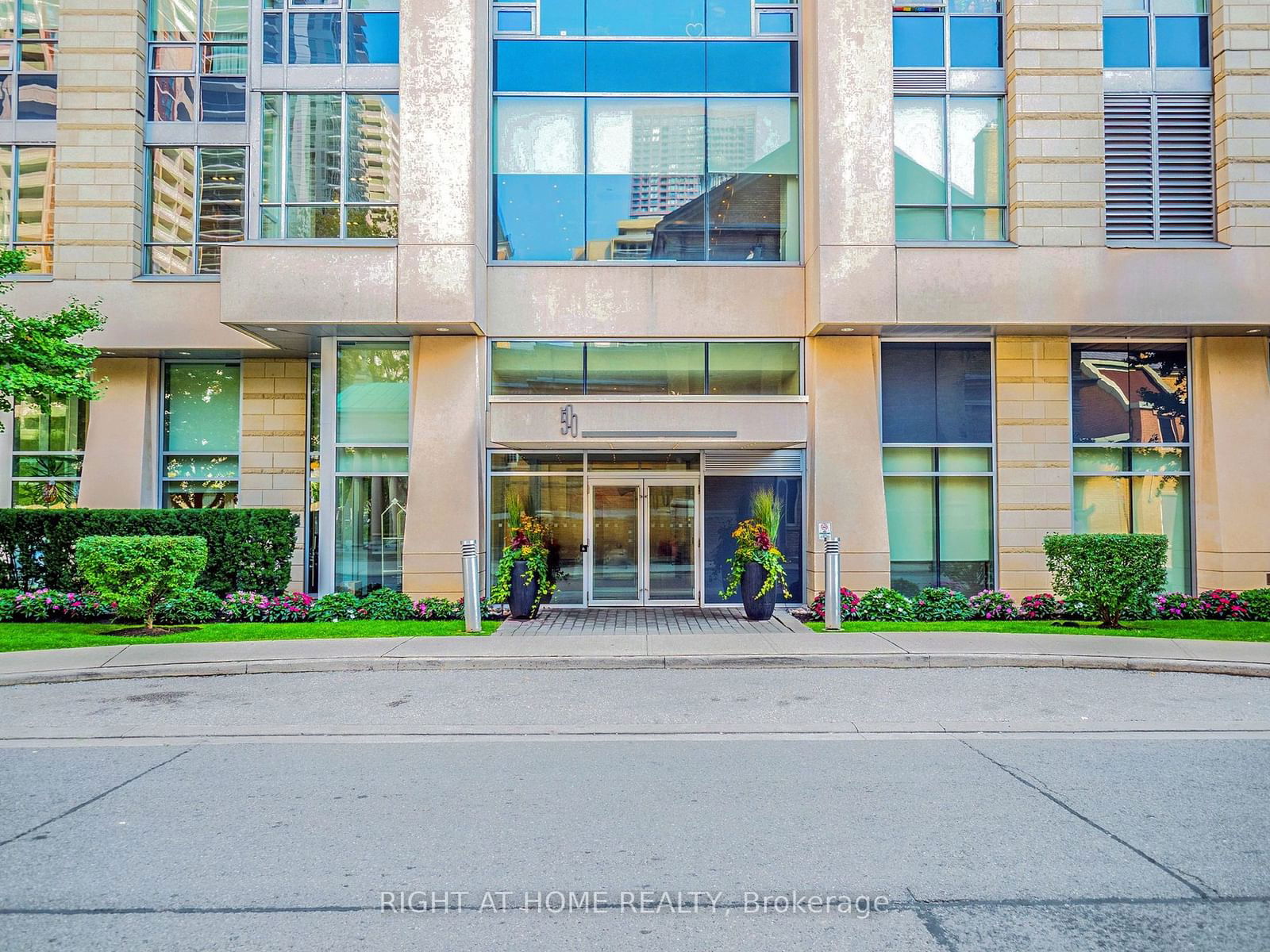 500 Sherbourne St, unit 2604 for sale