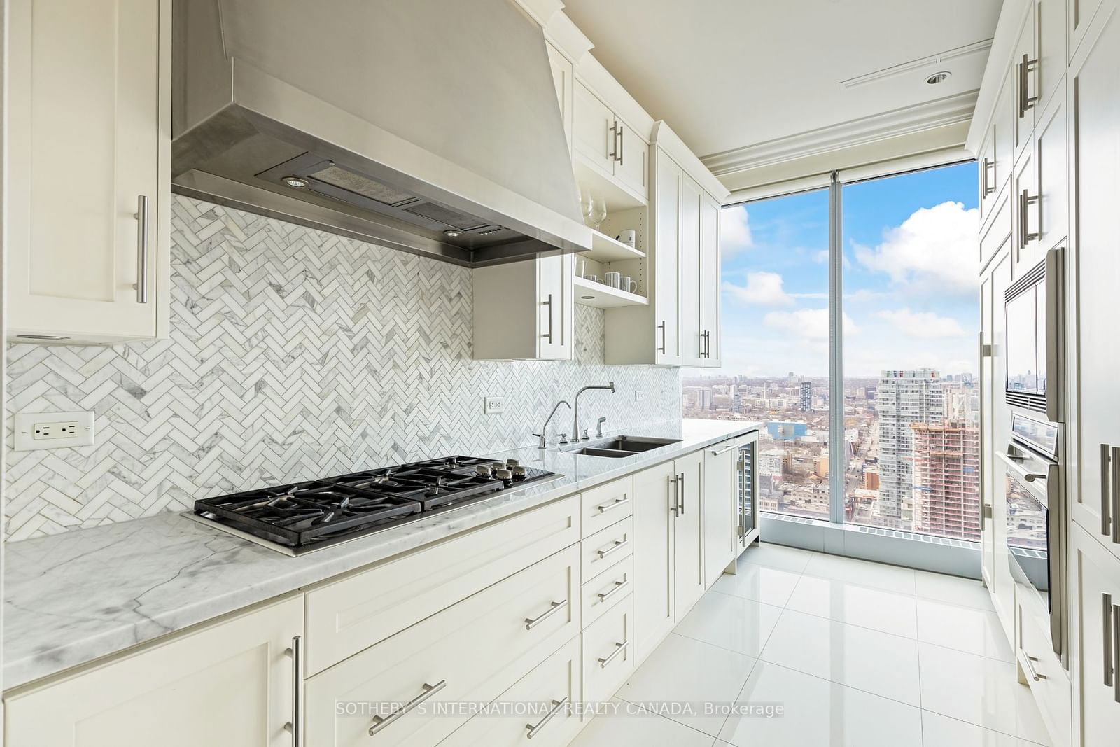 183 Wellington St W, unit 3802 for sale