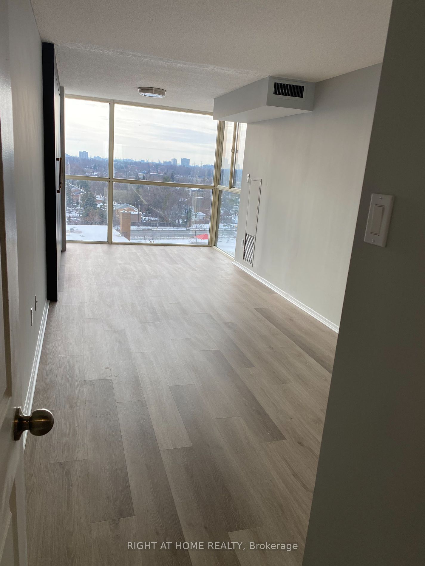 5460 YONGE St, unit 811 for rent