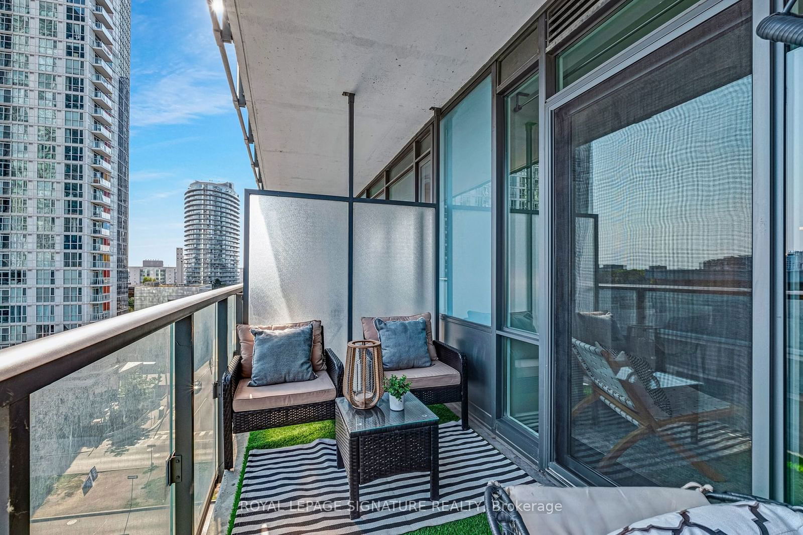 170 Fort York Blvd, unit 807 for sale