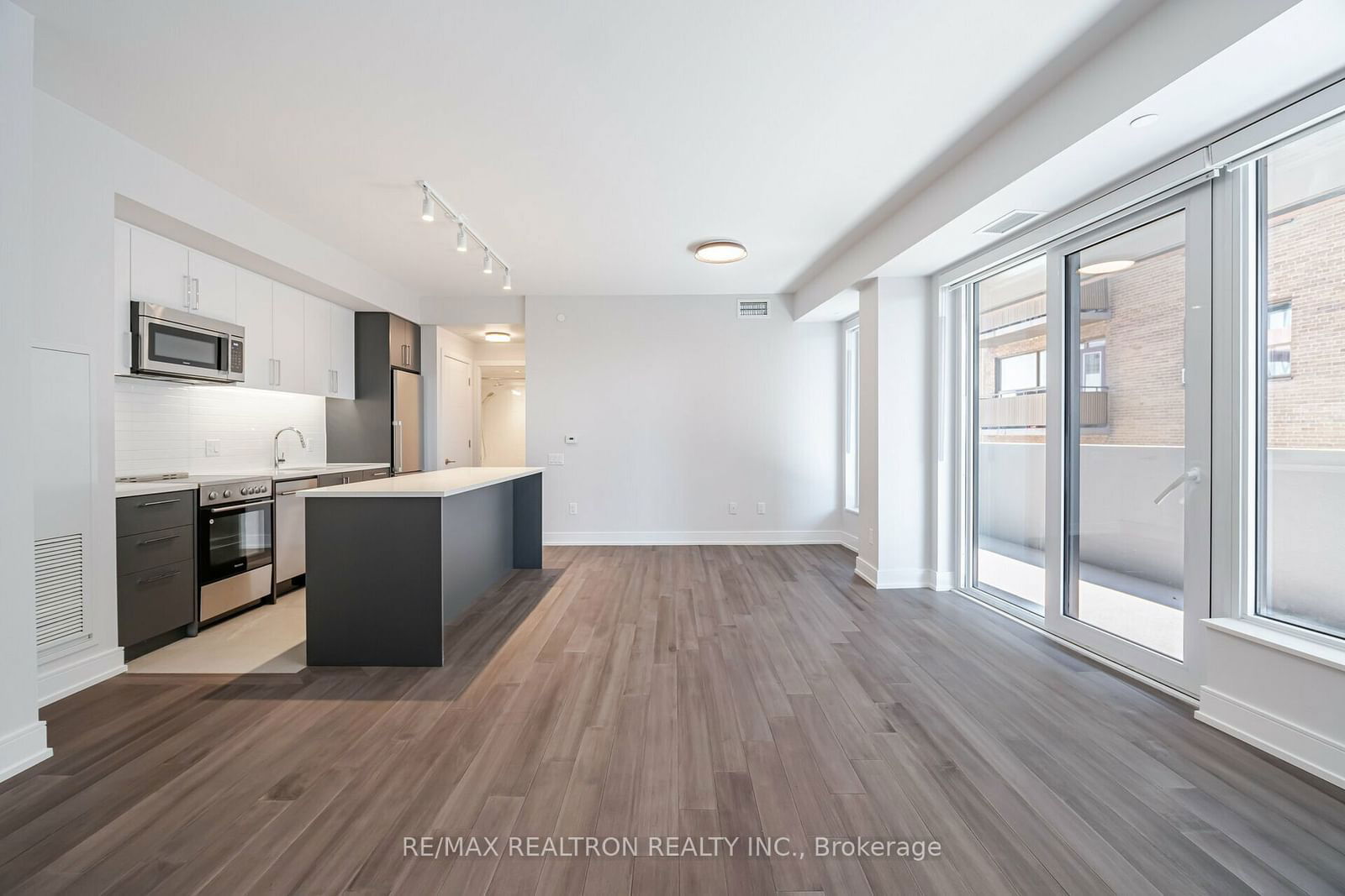 2525 Bathurst St, unit 703 for rent