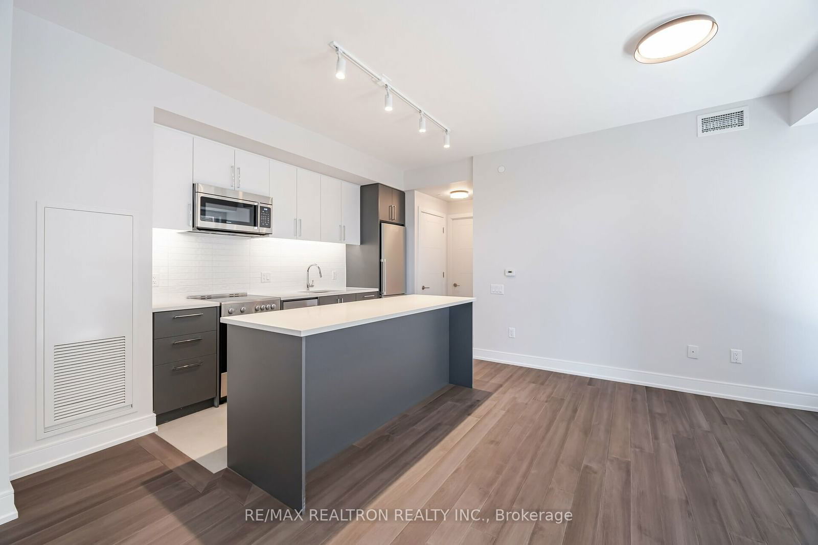 2525 Bathurst St, unit 703 for rent